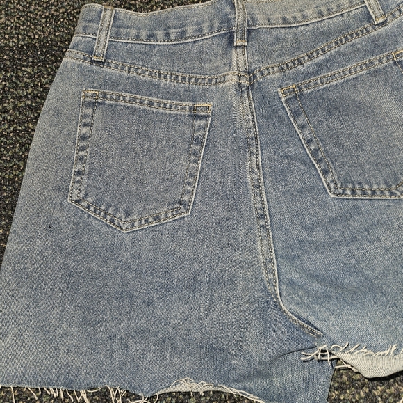Myoursa Womans Cutoff Jean Shorts  Size M - Picture 9 of 9